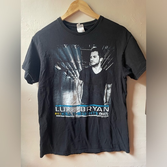 Luke Bryan Concert Tee Kill The Lights Tour 2017 Size Medium 100% Cotton - Picture 1 of 8